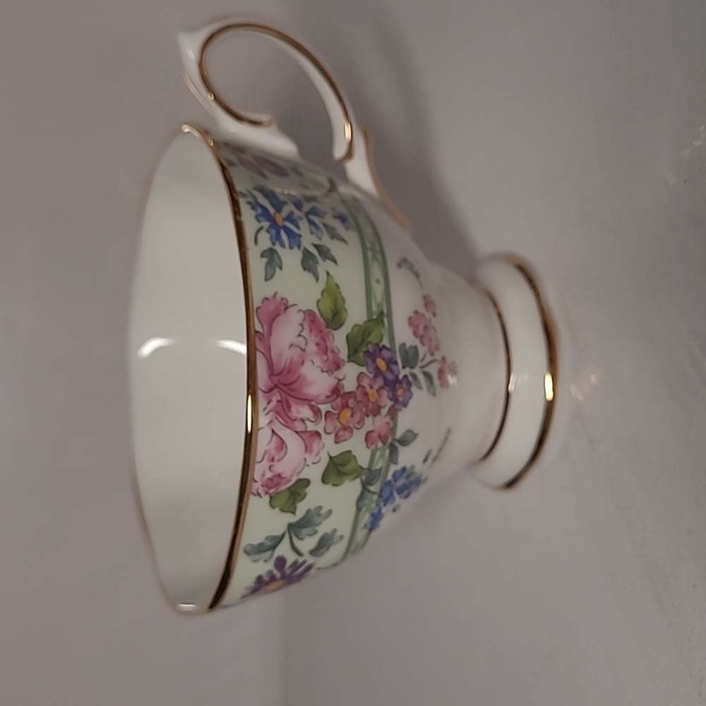 Vintage Royal Albert bone China Hartington 1997 teacup
